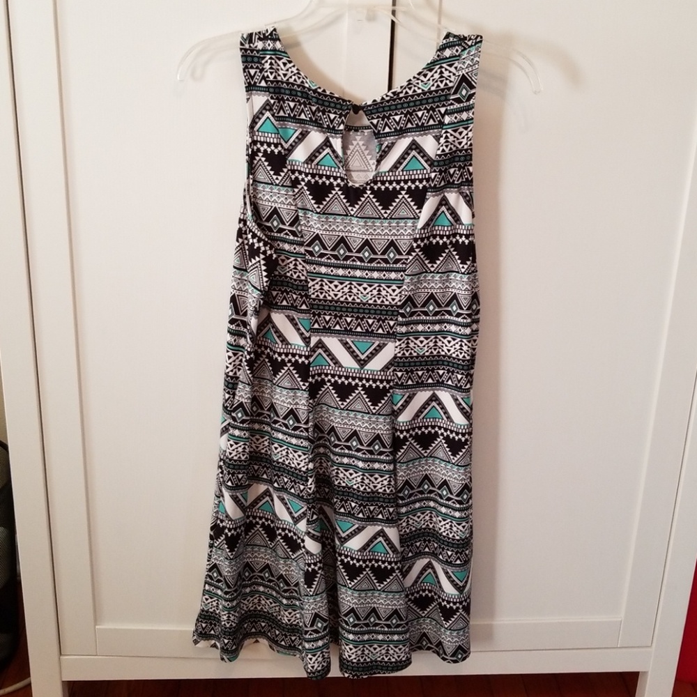 Dress - Picture 2 of 2